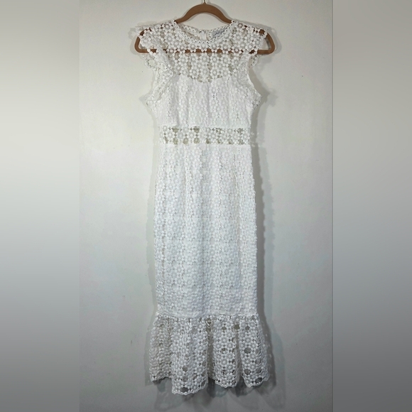 Petal & Pup Dresses & Skirts - NEW PETAL & PUP LAUREN LACE DRESS.